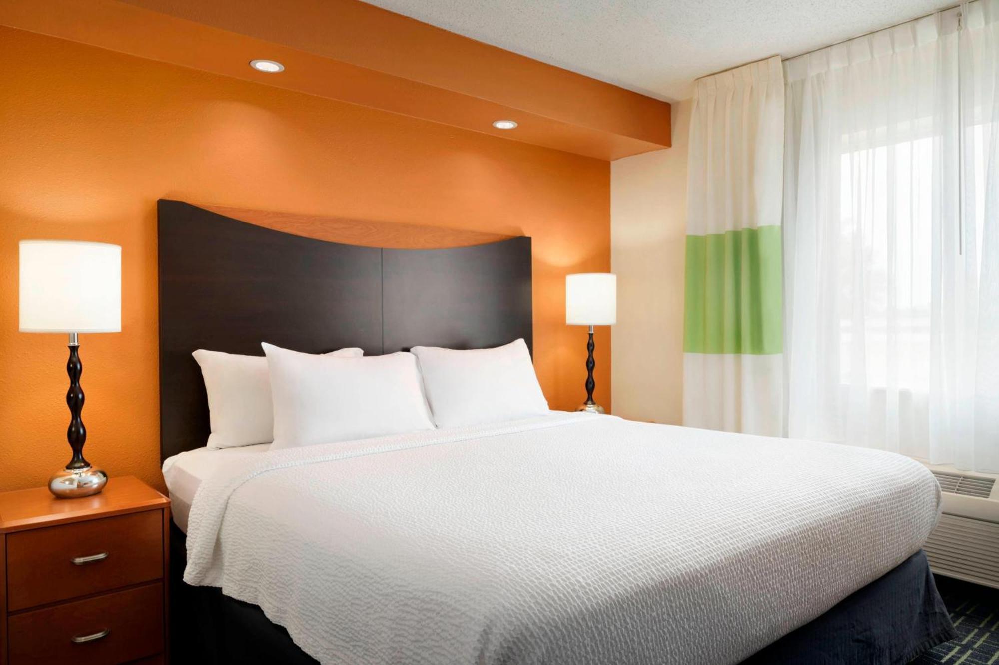 Hotel Fairfield & By Marriott 3*